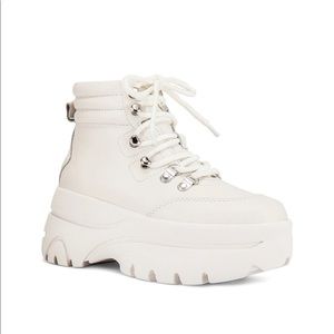 Steve Madden White Husky Leather Boot